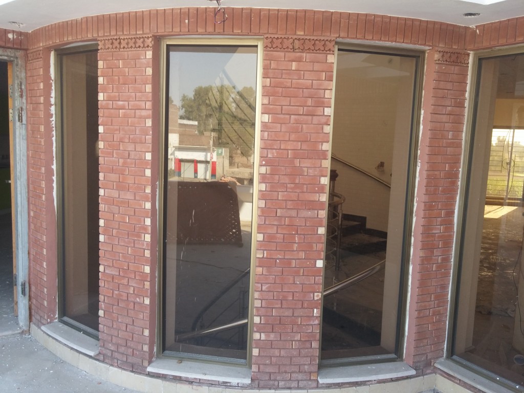Best house red gutka tile brick price size houses photos in pakistan